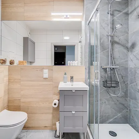 Jednosci Narodowej 248 By Homeprime